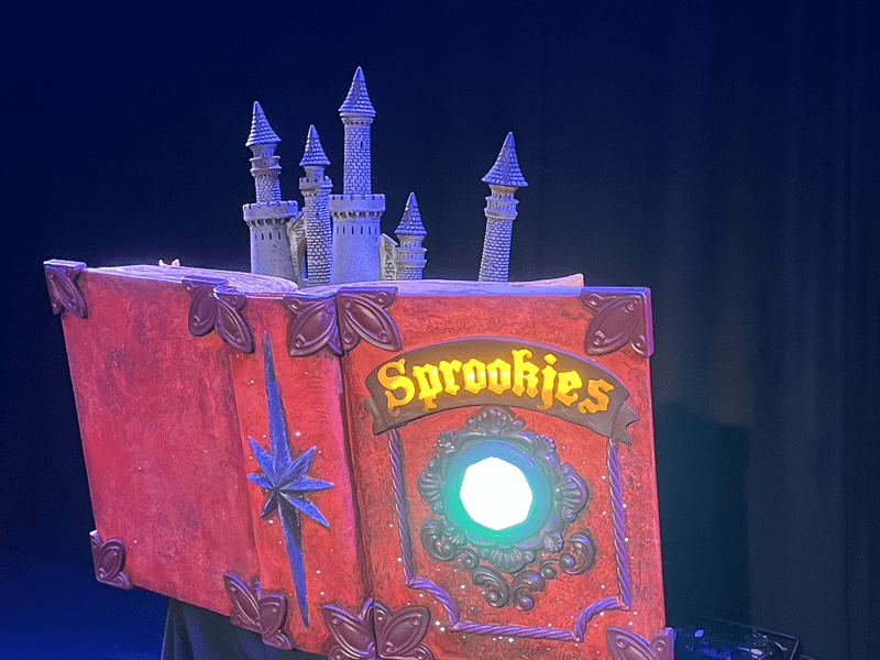 Aires en het Grote Sprookjesboek