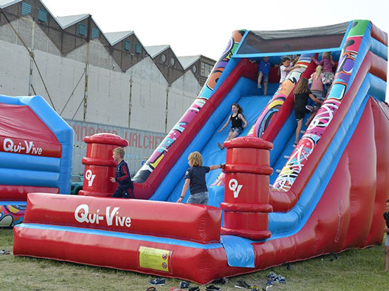 Pakket: the Battle Zone 