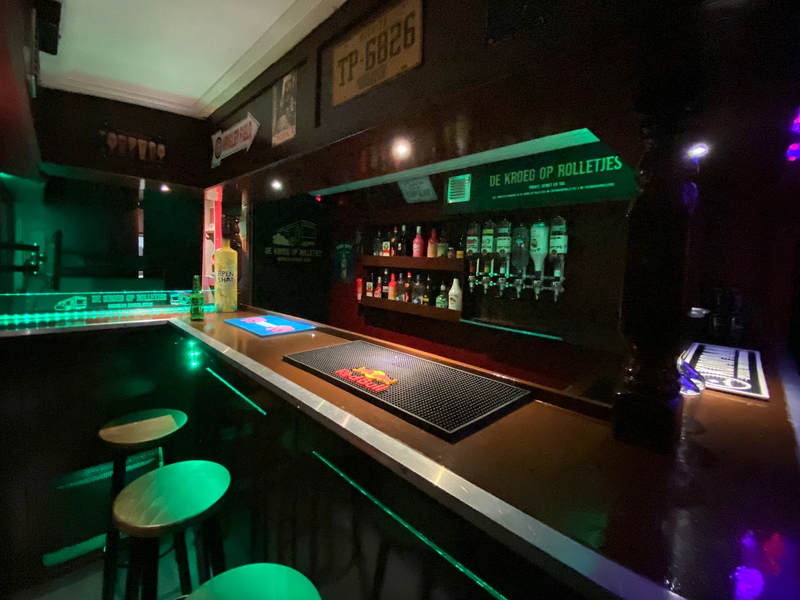 De kroeg op rolletjes 